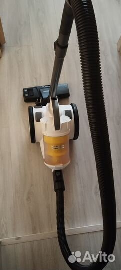 Продам пылесос Karcher VC3 premium