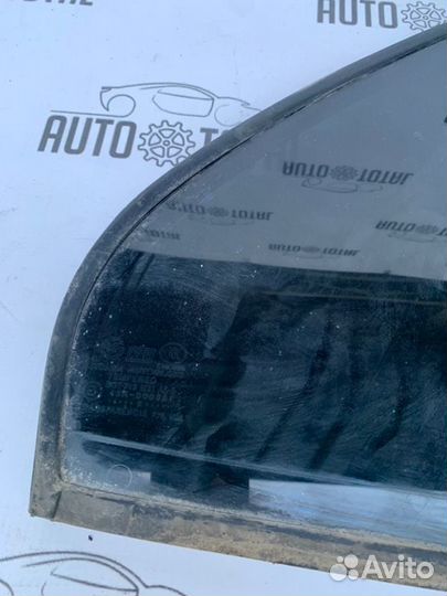 Стекло двери заднее правое Hyundai Accent