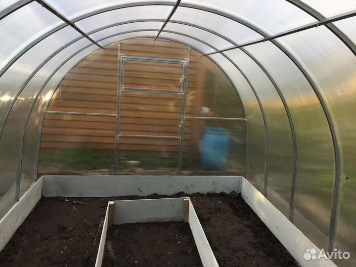 Теплица с поликарбонатом