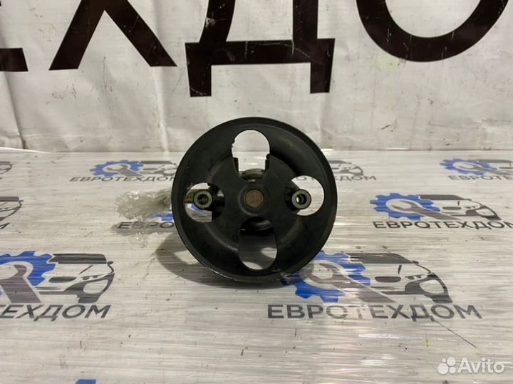 Насос гидроусилителя Mitsubishi Carisma седан