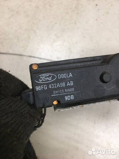 Активатор замка багажника Ford Focus