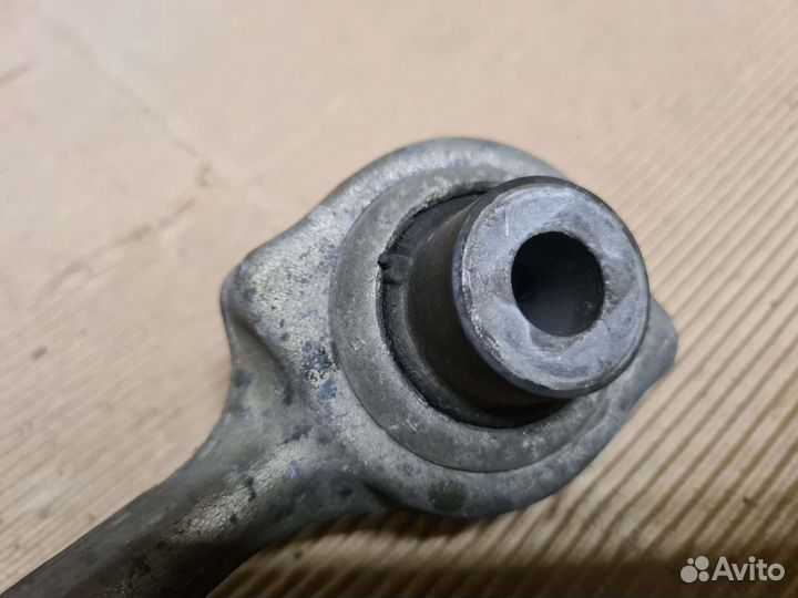 Рычаг передний верхний левый Mercedes W212