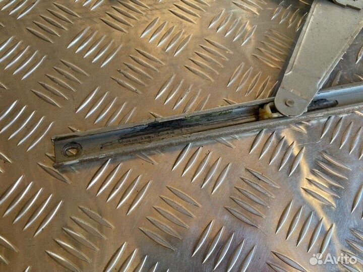 Стеклоподъемник передний правый Chevrolet Aveo