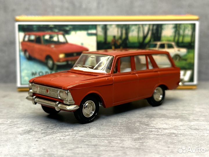 Модель автомобиля Москвич 427 А4 СССР 1:43