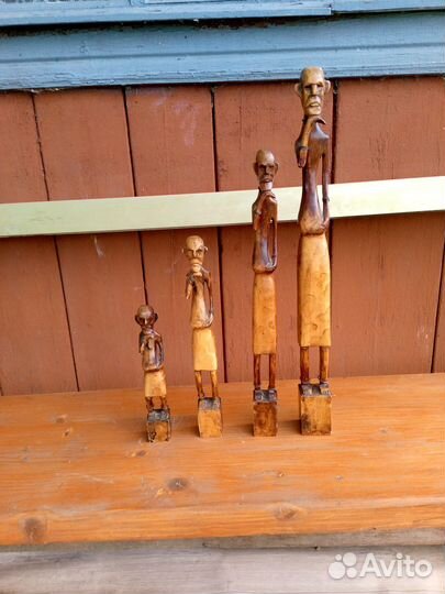 Статуэтка из дерева