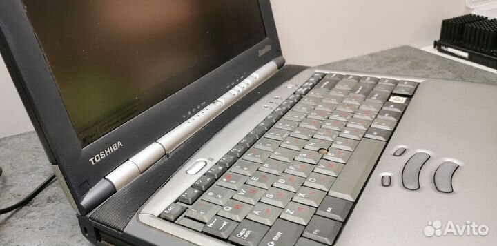 Ретро ноутбук Toshiba satellite 2805