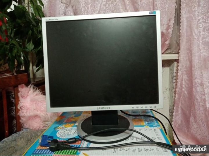 Монитор Samsung syncmaster