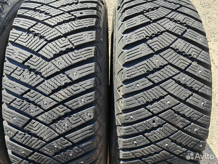 Goodyear UltraGrip Ice Arctic SUV 225/65 R17 102T