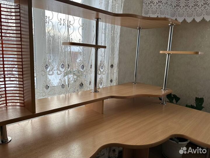 Компьютерный стол