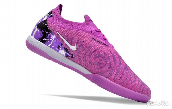 Футбольные бутсы Nike Phantom