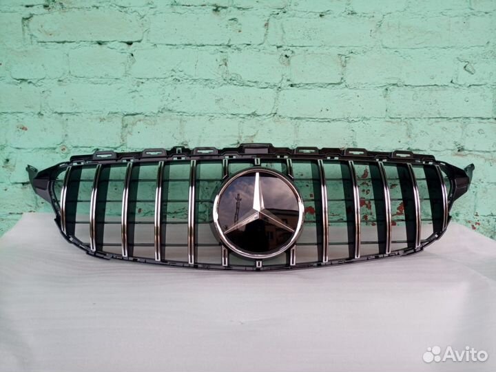 Решетка радиатора AMG Mercedes E 213 GT дизайн