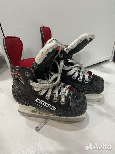 Коньки хоккейные