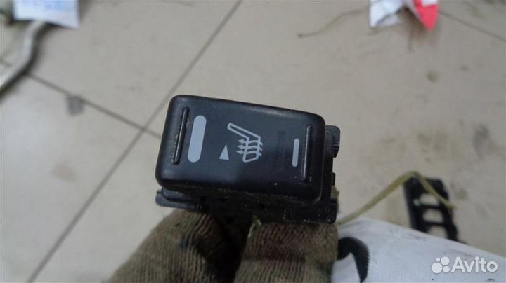 Кнопка обогрева сидений передняя правая Nissan Na