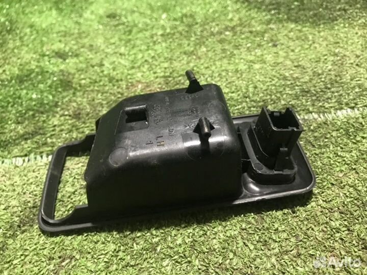 Кнопка стеклоподъемника задняя левая Ford Focus 2