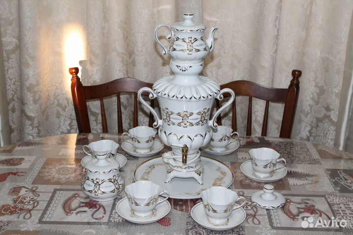 Чайный сервиз с самоваром