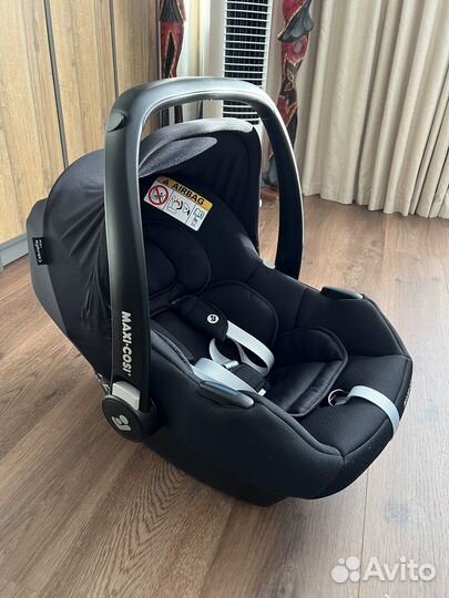 Автолюлька Maxi-Cosi CabrioFix i-size Black