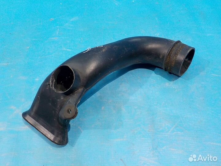 Патрубок воздушного фильтра toyota Avensis (T250)