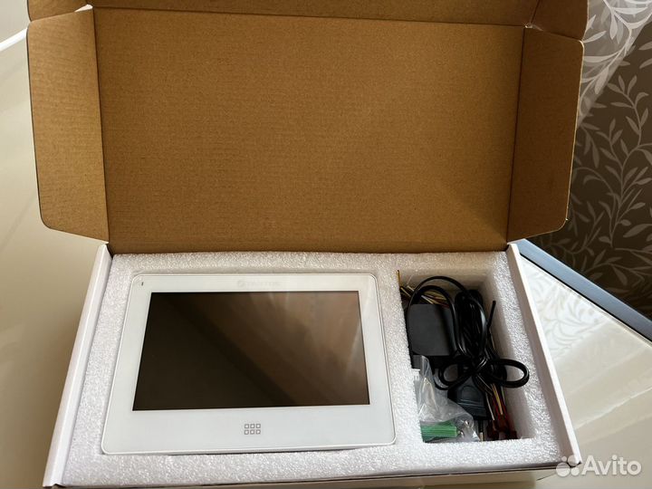 Видеодомофон Tantos новый