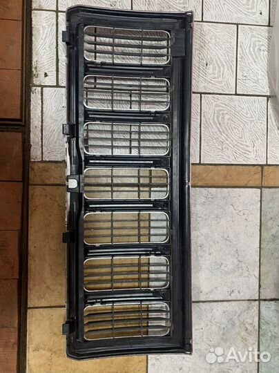 Решетка радиатора Dodge commander