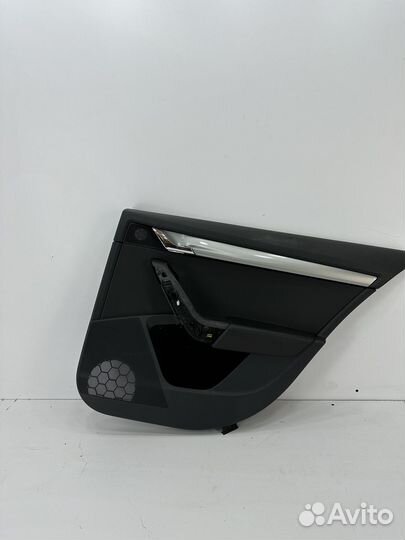 Skoda Octavia A7 Обшивка задней правой двери