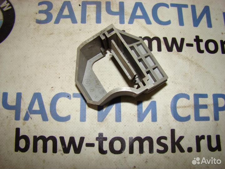 Кронштейн нижний крепления радиатора RH BMW 116i E