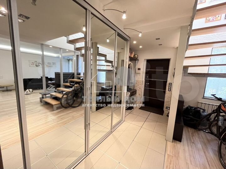 Таунхаус 219,9 м² на участке 3 сот.