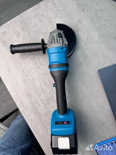 Аккумуляторная Болгарка Makita 26V (ушм)