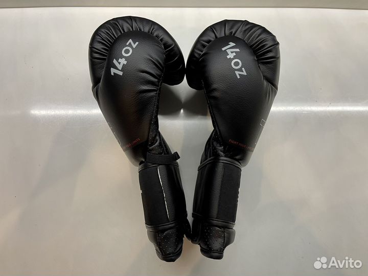 Боксерские перчатки 14oz новые