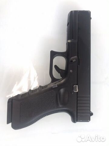 Страйкбольный пистолет KJW Glock 17