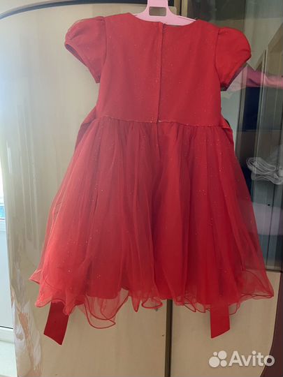 Платье на девочку праздничное