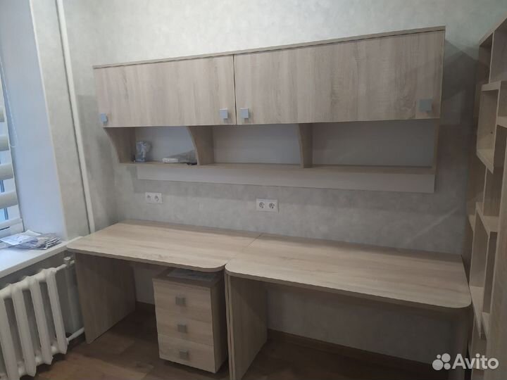 Стол письменный с ящиками /Стол компьютерный