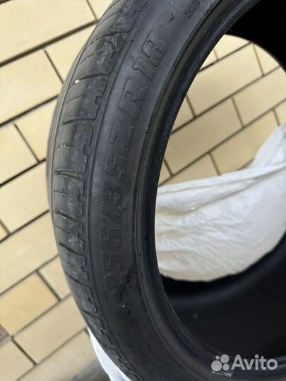 RoadX RXQuest C01 255/35 R18