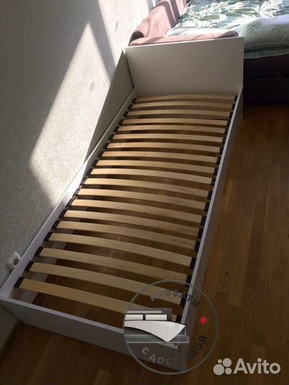 Кровать