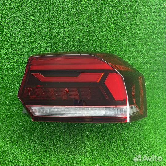 Фонарь правый Polo 6