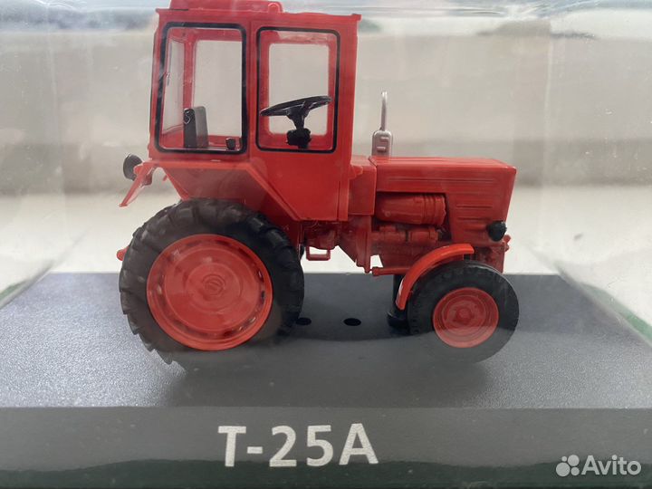 Модель трактора 1/43