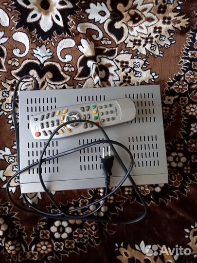 Антенна + ресивер (комплект спутникового тв)