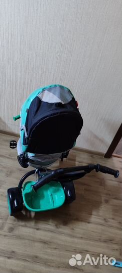 Трехколесный велосипед с родительской ручкой