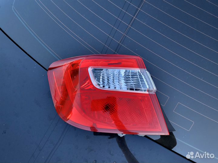 Левый фонарь camry 50