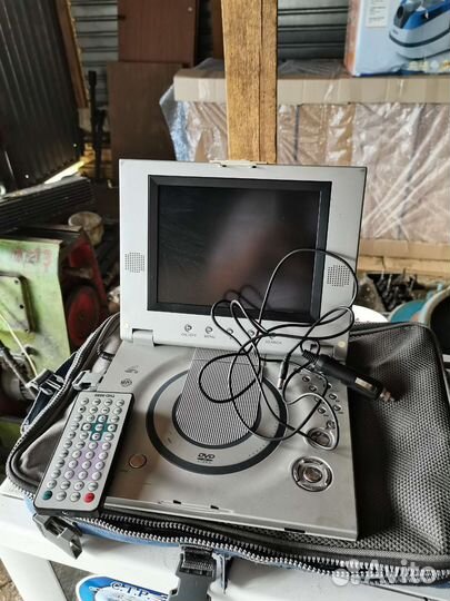 Портативный видеопроигрыватель в авто