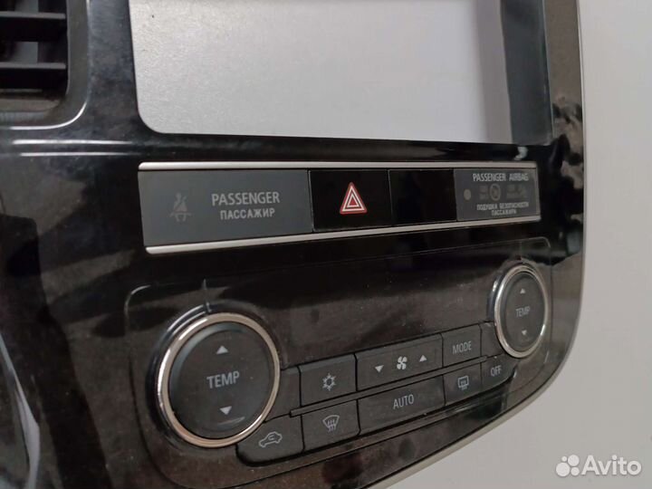 Кнопка аварийки Мицубиси Аутлэндер 3