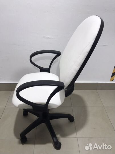 Компьютерное кресло