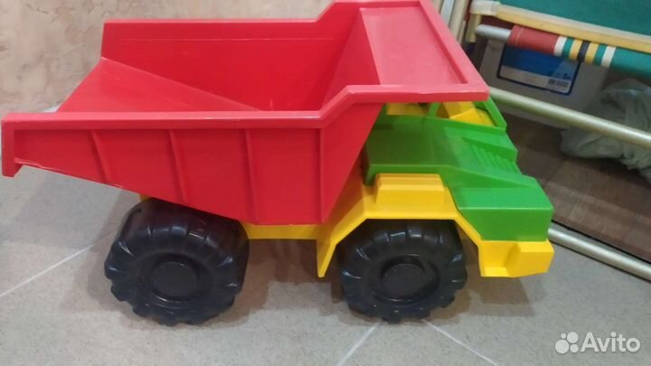 Грузовик самосвал большой для игр на улице