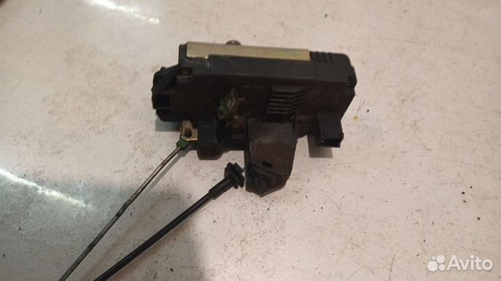 Замок двери задний правый Opel Vectra B 2000г