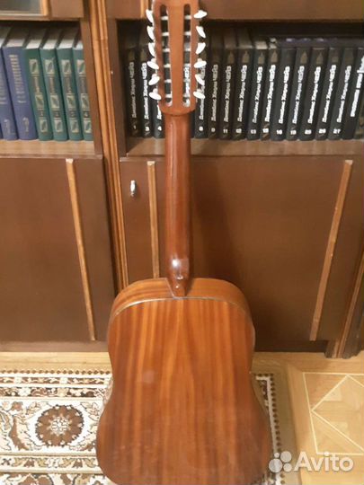 12-ти струнная гитара