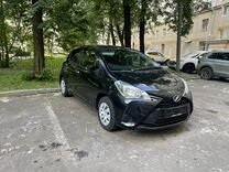 Toyota Vitz 1.0 CVT, 2018, 71 000 км, с пробегом, цена 1 030 000 руб.