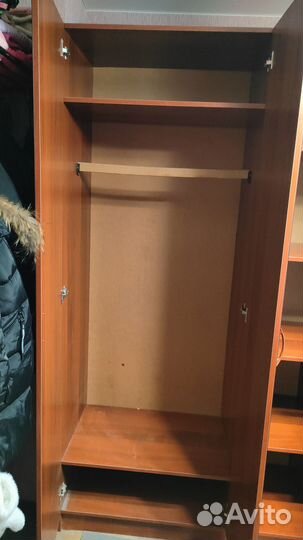 Шкаф распашной с зеркалом 3-х створчатый