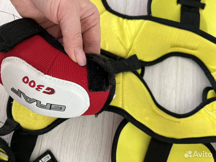 Нагрудник хоккейный детский