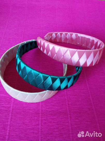 Ободок оплетëнный атласными лентами