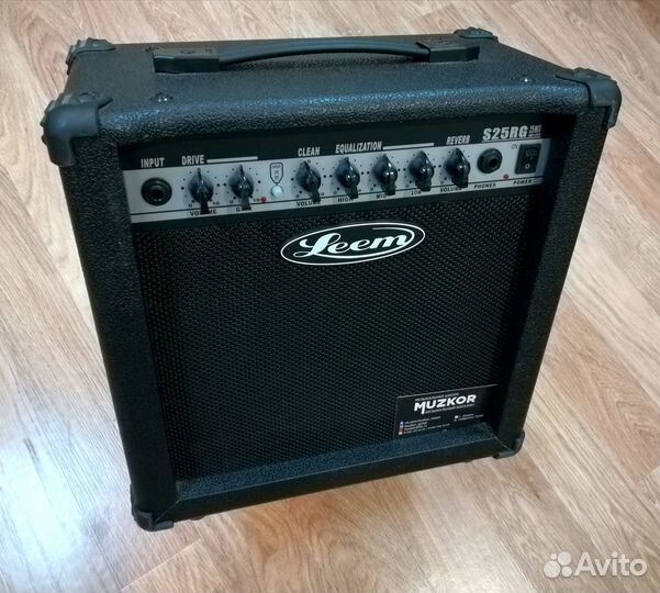 Электроакустическая гитара новая в коробке