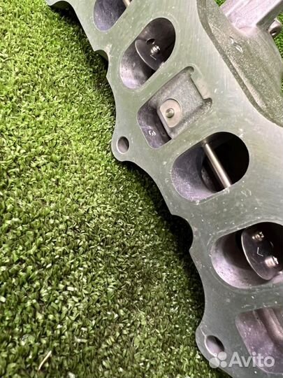 Впускной коллектор Toyota Land Cruiser Prado 150